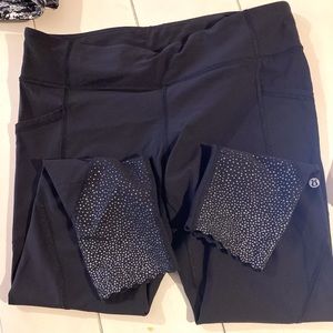 Black lulu 7/8 I believe